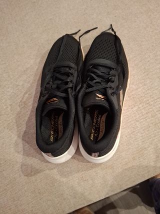 Zapatillas Skechers Air-Cooled Arch Fit Negras