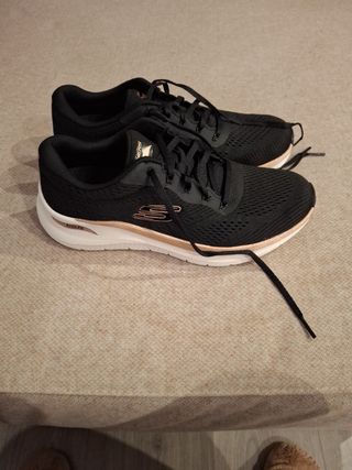 Zapatillas Skechers Air-Cooled Arch Fit Negras