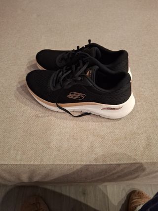 Zapatillas Skechers Air-Cooled Arch Fit Negras