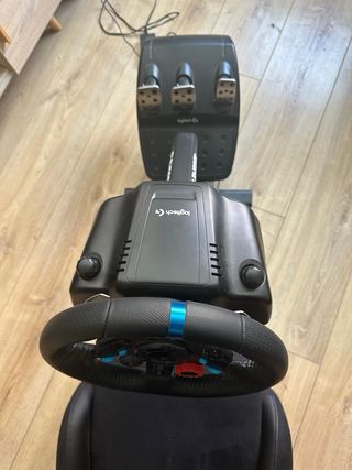 Playseat Evolution + Volante Logitech G29