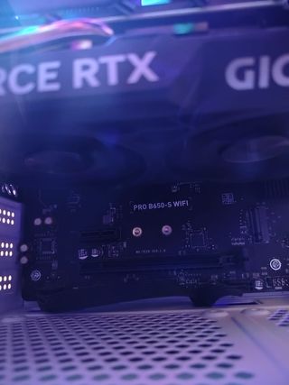 Tarjeta Gráfica Gigabyte RTX 4060 8GB