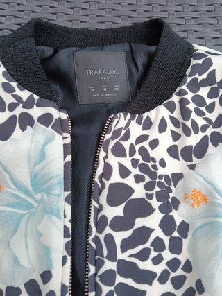 Chaqueta estampada floral y animal print Talla M