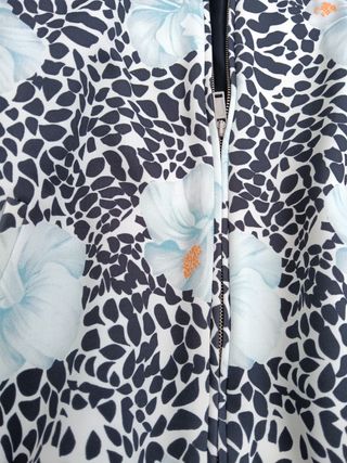 Chaqueta estampada floral y animal print Talla M