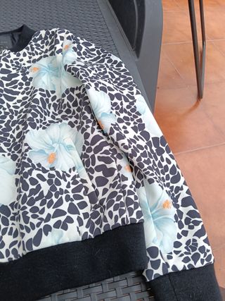 Chaqueta estampada floral y animal print Talla M