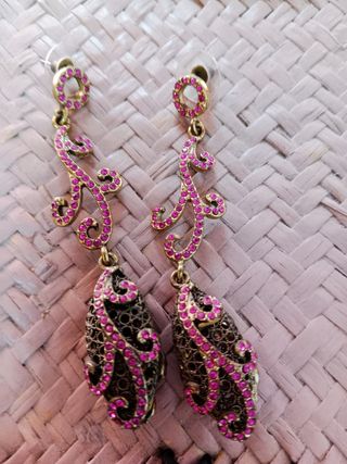 Pendientes largos brillantes