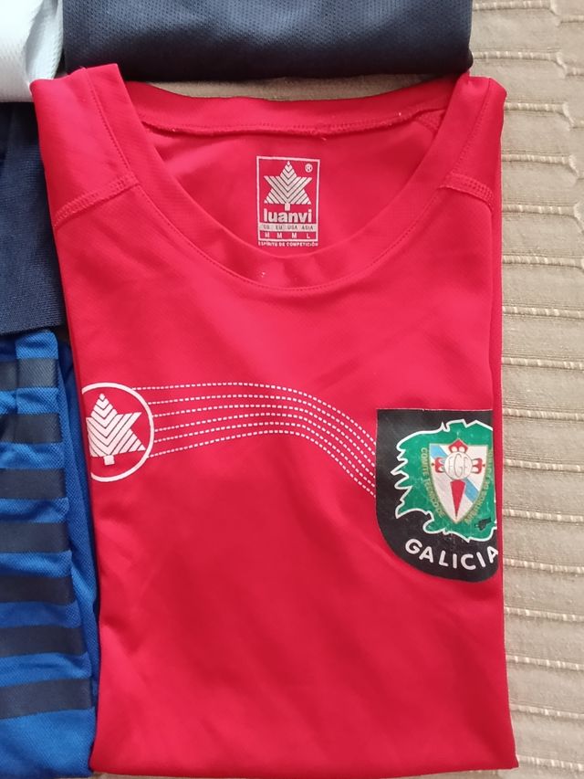 Lot 4 T-shirt sportive taglia M