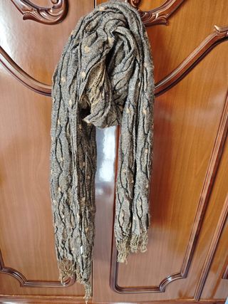 Pañuelo estampado marrón y negro