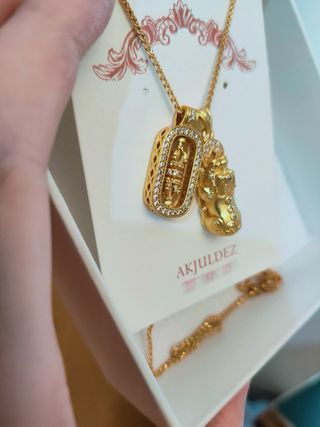 Collana AKJULDEZ oro con ciondolo con scatolina 