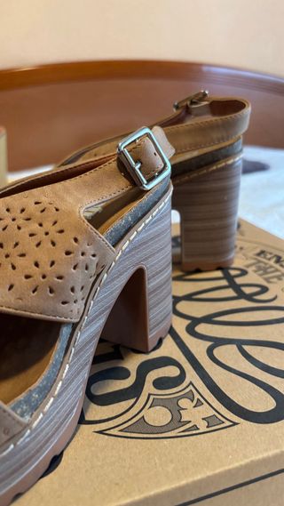 Sandalias Refresh Cuña Marrones