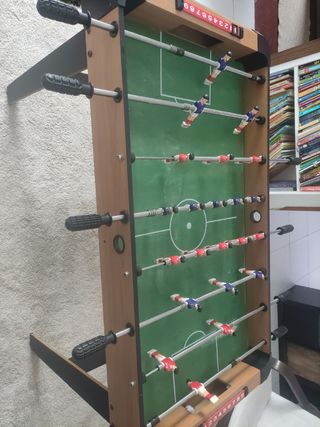 Futbolín de madera para niños