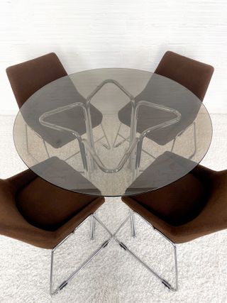 MESA COMEDOR VINTAGE. ESTRUCTURA ESTRELLA. 70s