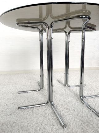 MESA COMEDOR VINTAGE. ESTRUCTURA ESTRELLA. 70s