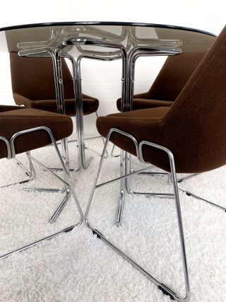 MESA COMEDOR VINTAGE. ESTRUCTURA ESTRELLA. 70s