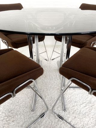 MESA COMEDOR VINTAGE. ESTRUCTURA ESTRELLA. 70s