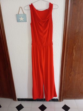 Mono largo rojo