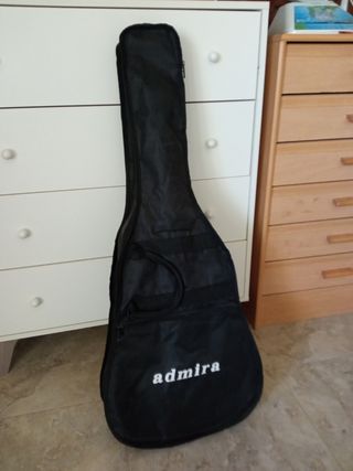 Guitarra infantil rosa para iniciación