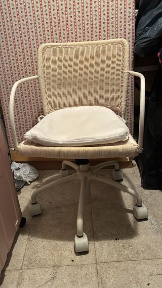 Silla de estudio Ikea con ruedas