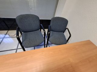 3 sillas de oficina metálicas azules