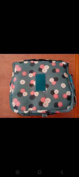 Neceser floral con 5 bolsillos internos