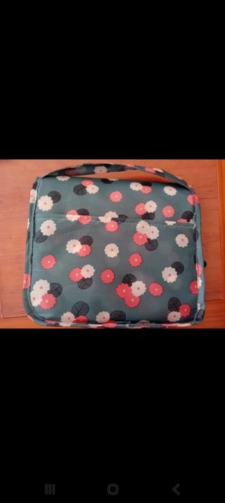 Neceser floral con 5 bolsillos internos