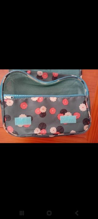 Neceser floral con 5 bolsillos internos
