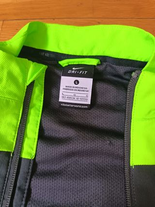 Chaqueta Nike Dri-Fit Verde y Gris