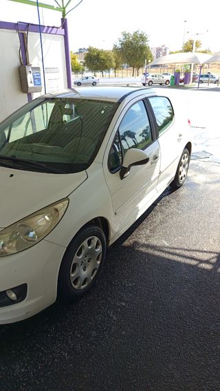 Peugeot 207 2011