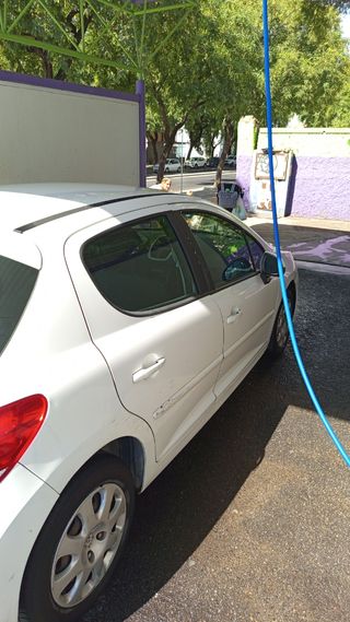 Peugeot 207 2011