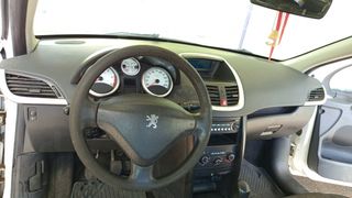 Peugeot 207 2011