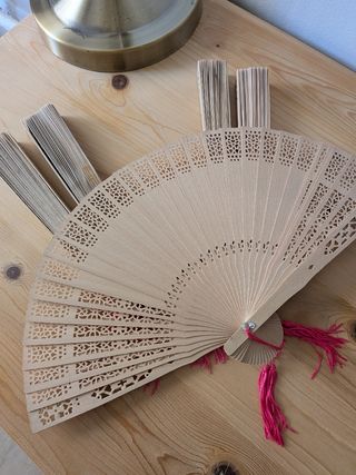 Lote abanicos de madera Boda