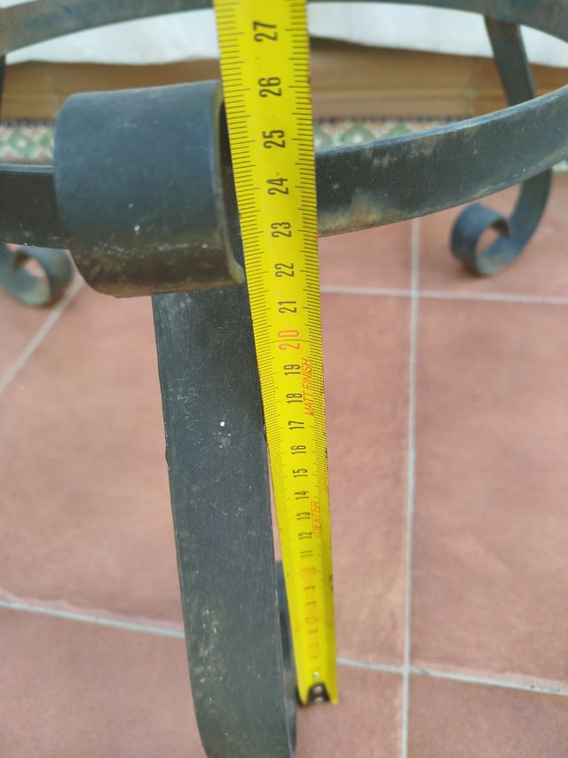 Soportes de hierro muy fuertes precio (unidad).