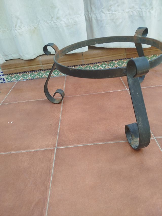 Soportes de hierro muy fuertes precio (unidad).