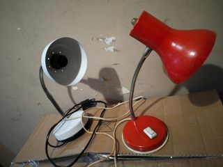 Lampade vintage rosse e bianche