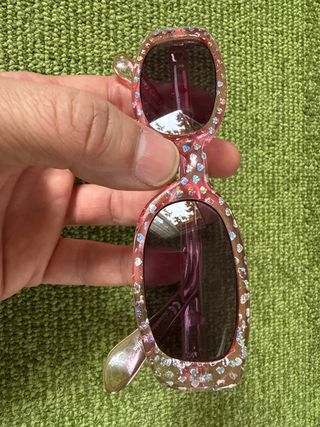 Gafas de sol infantiles y funda Chicco 