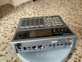 Caja de Ritmos Boss DR-880