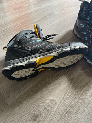 Botas de montaña talla 40