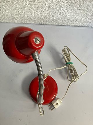 Lámpara de mesa regulable