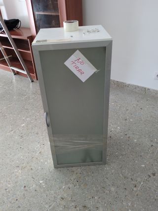 Armario auxiliar gris y blanco