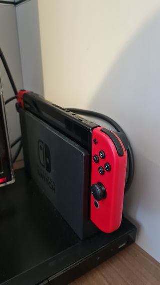 Nintendo Switch come nuovo, compreso di gadget