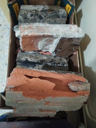 Regalo escombros en Carballiño