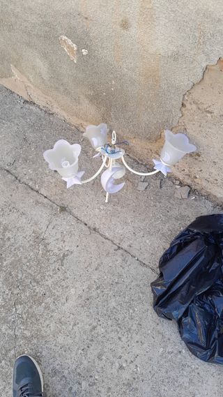 Lámpara de techo infantil 3 bombillas cómo nueva