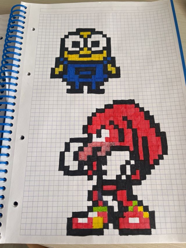 Pixel arts hechos a mano y  plastificados