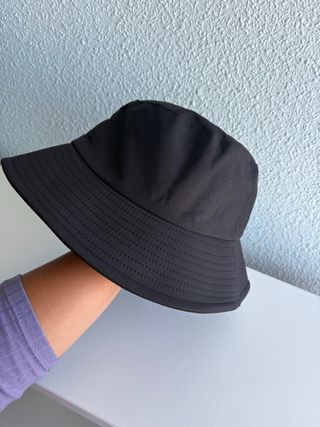 Gorro Prada Negro