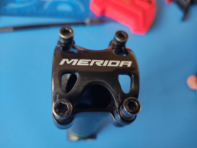 Potencia Merida, tapa carbono