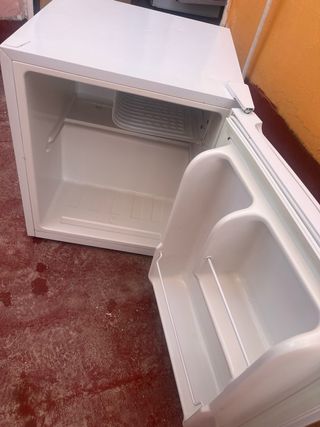 Frigorífico pequeño  Sauber 41L Blanca