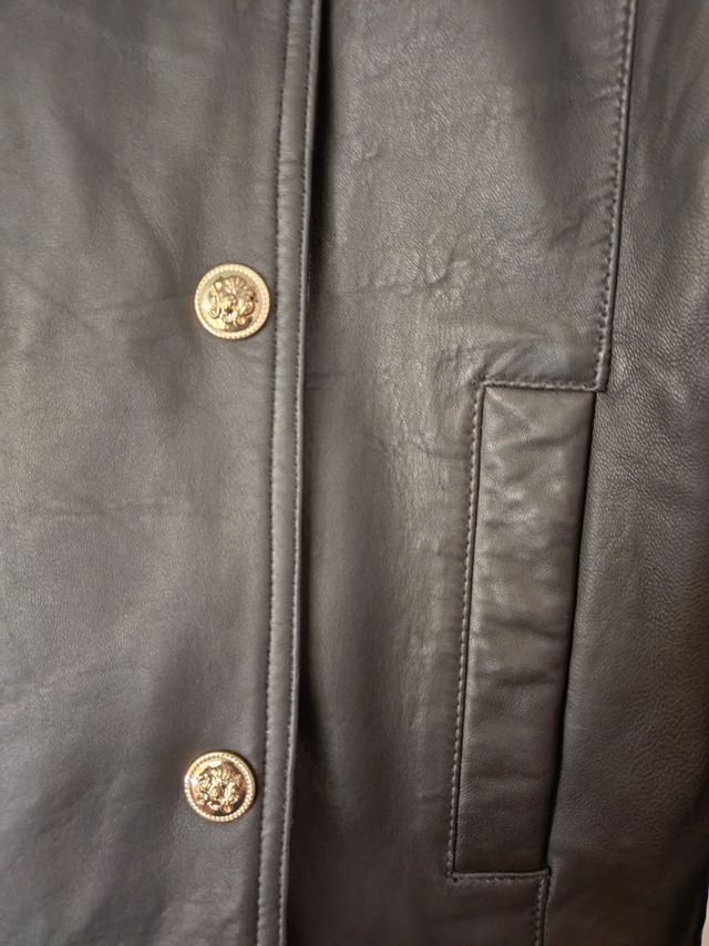 Chaqueta de piel negra nueva