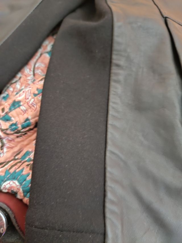 Chaqueta de piel negra nueva