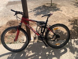 Bicicleta de montaña Giant XC 350 roja