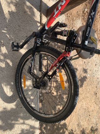 Bicicleta de montaña Giant XC 350 roja