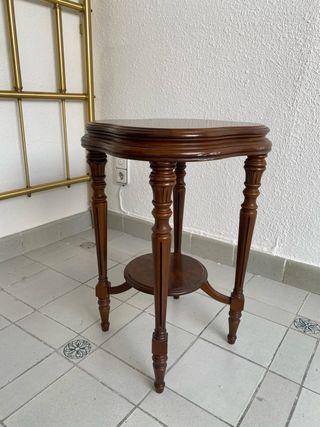 Mesita auxiliar de madera